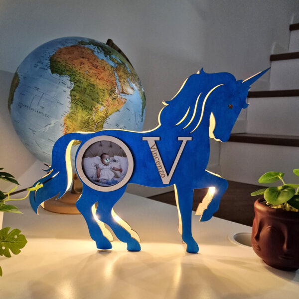 Lampada unicorno con iniziale e foto - immagine 3