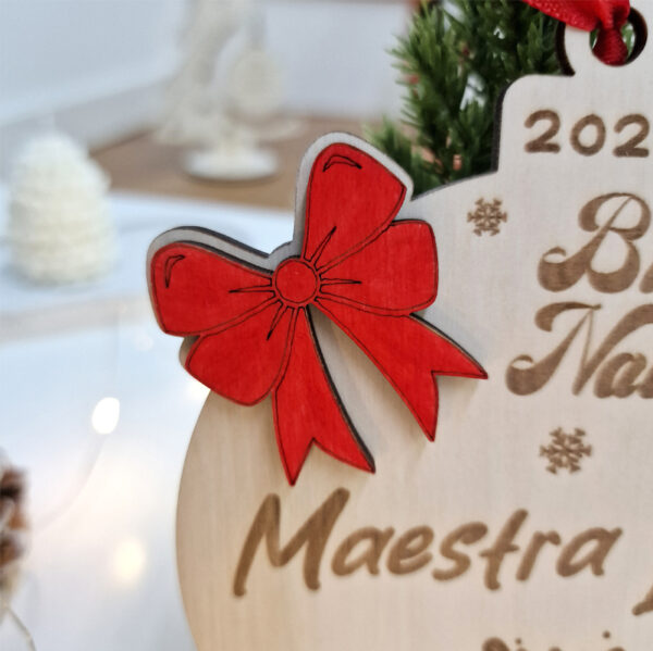 Pallina di Natale con fiocco regalo maestre - immagine 2
