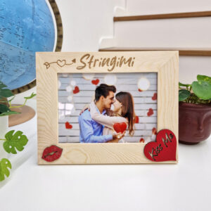 Cornice legno "Stringimi" con cuore "Kiss Me"